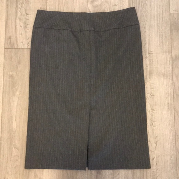 Forever 21 Grey Pinstripe Pencil Skirt - Picture 2 of 6